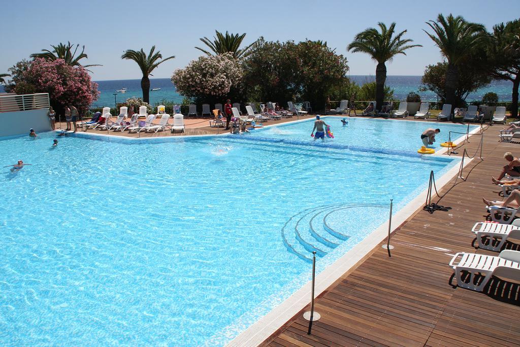 Th Costa Rei - Free Beach Resort Kültér fotó