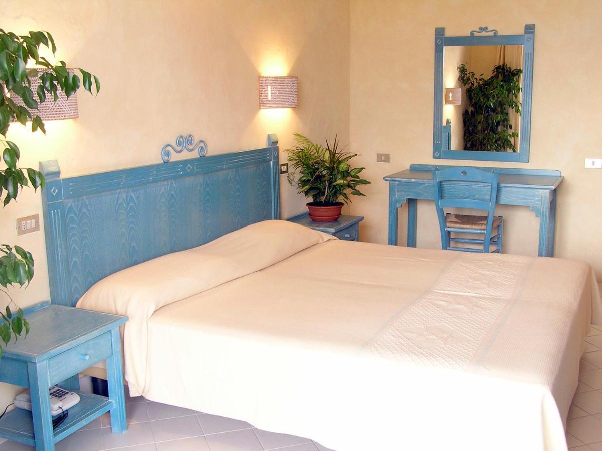 Th Costa Rei - Free Beach Resort Kültér fotó